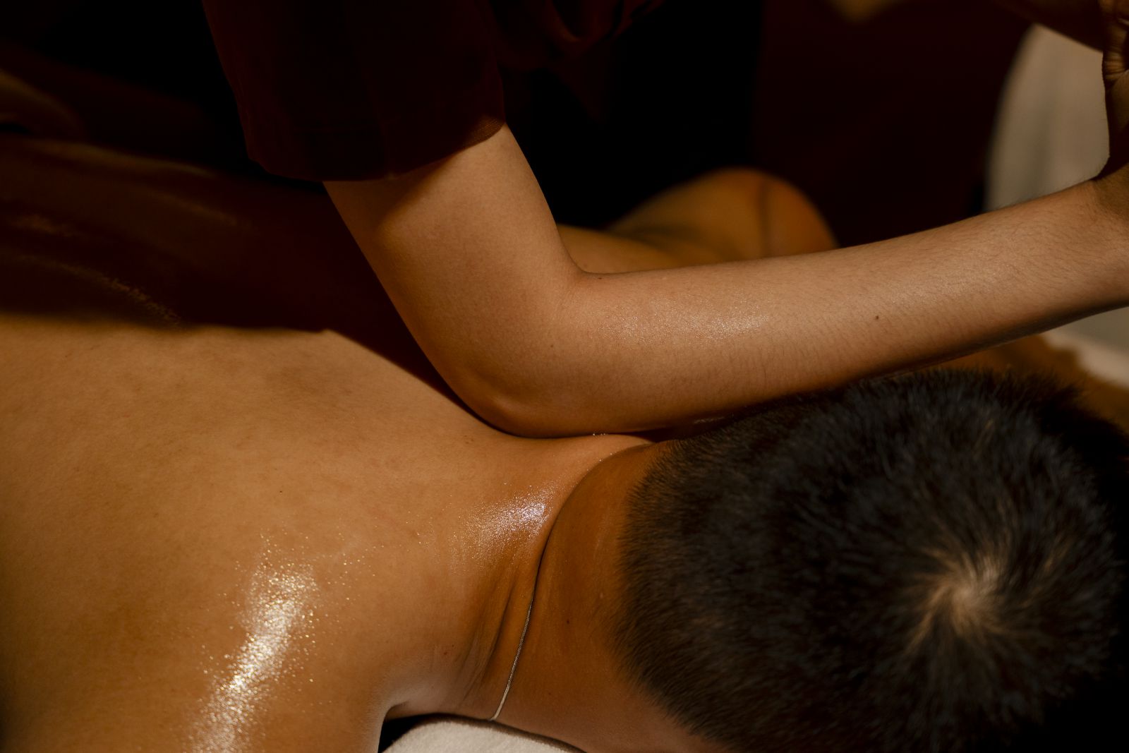 Massage body tại Charm Garden Quận 1