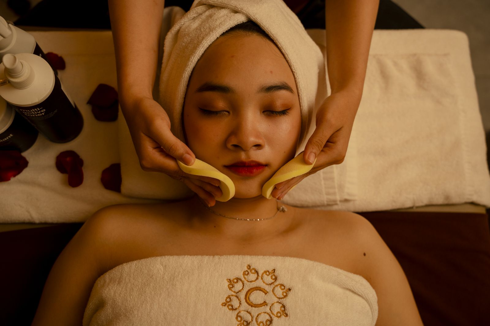 Liệu trình chăm sóc mặt trắng tại Charm Spa 