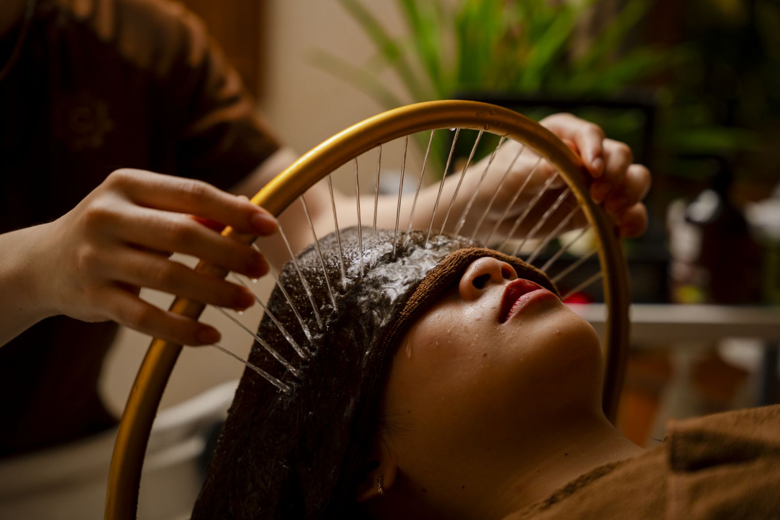 liệu trình gội đầu dưỡng sinh tại Charm Spa