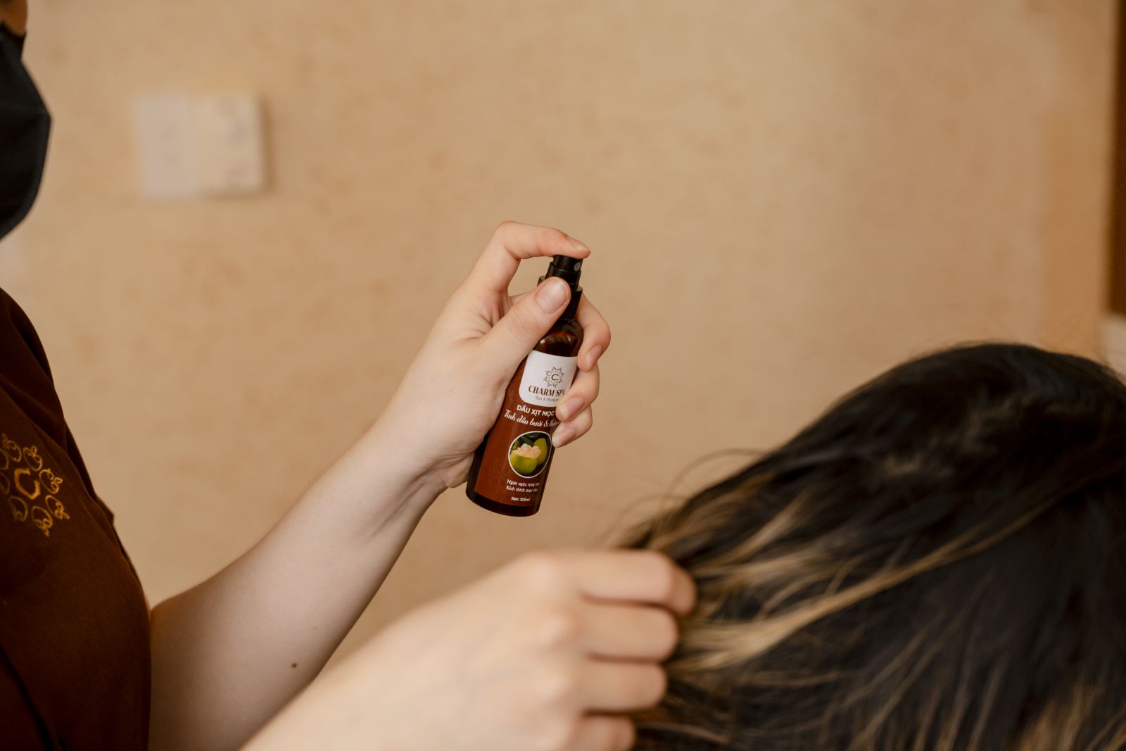 xịt dưỡng tóc 