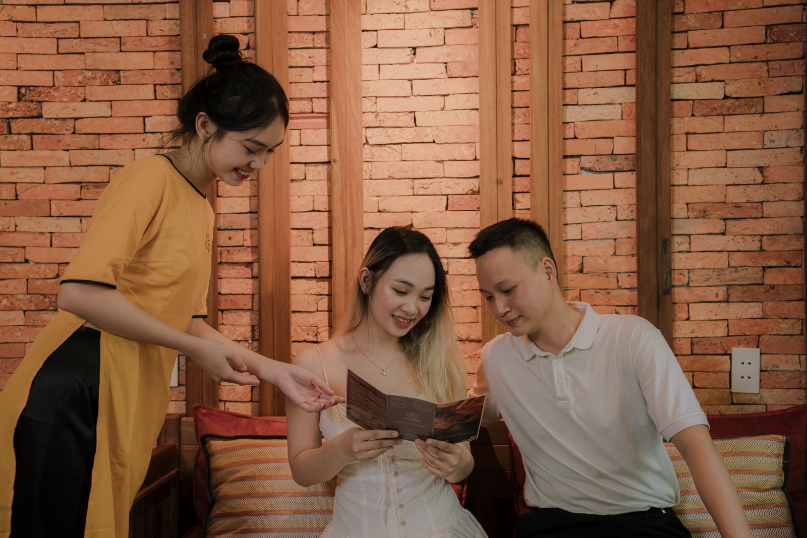 quy trình tư vấn chọn dịch vụ tại Charm spa 