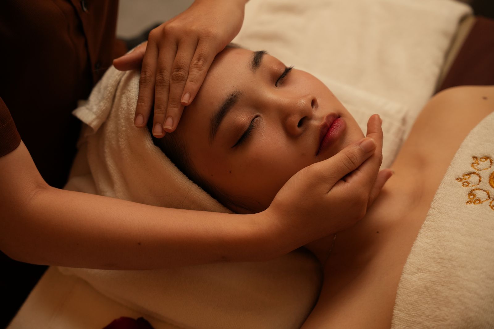 chăm sóc da mặt nhà Charm spa