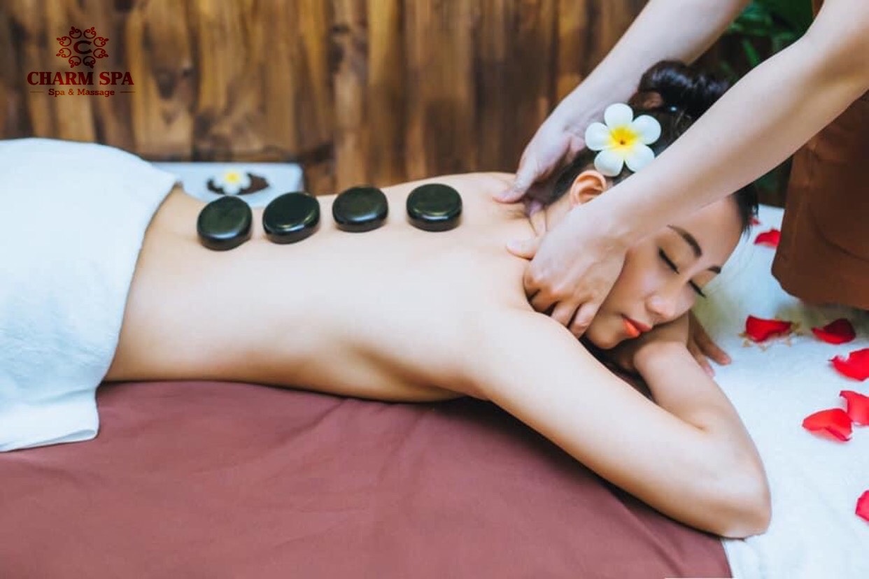 massage đá nóng