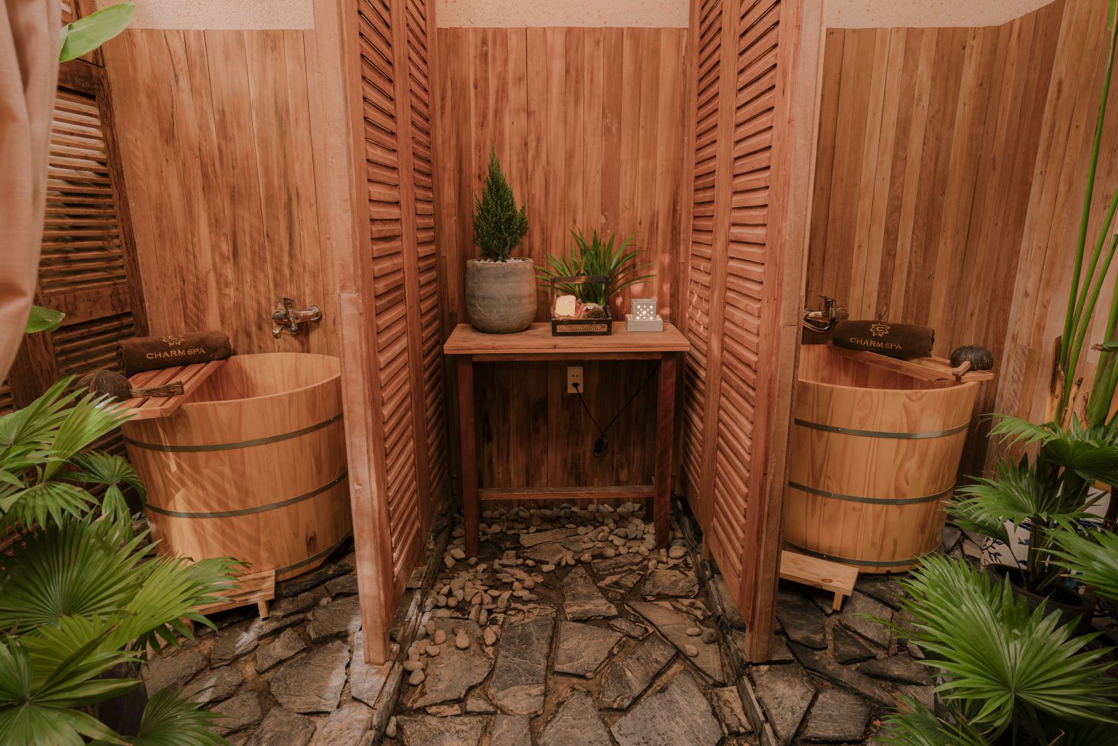 tắm lá thuốc Dao Đỏ Taị Charm spa Nha Trang