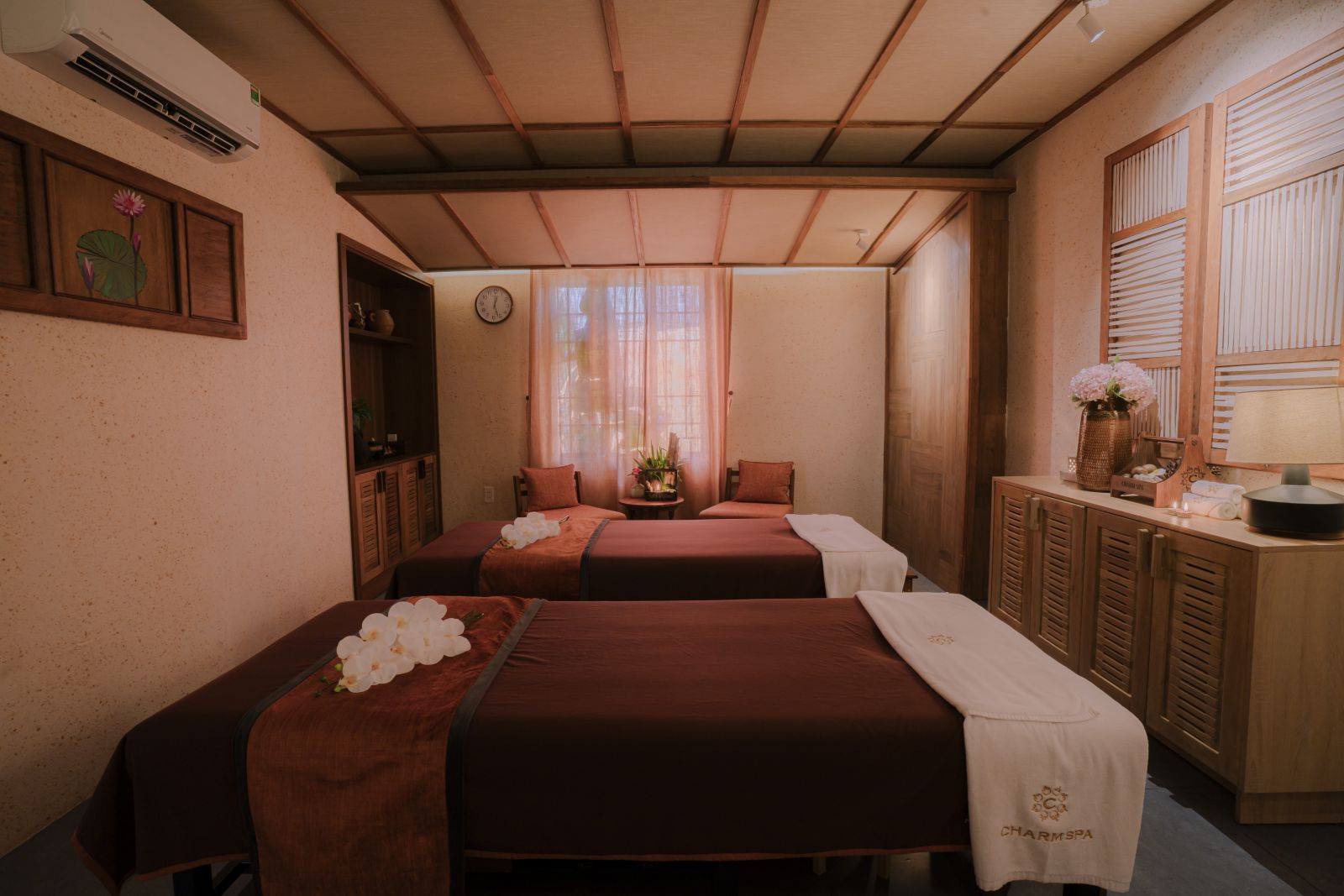 cơ sở vật chất charm spa